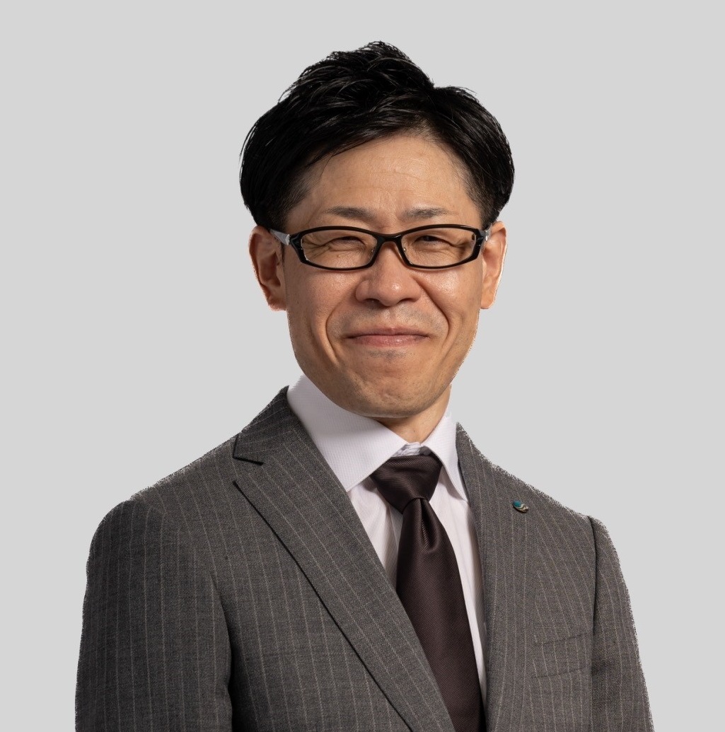 06.プロフィール写真_リヴエスコート